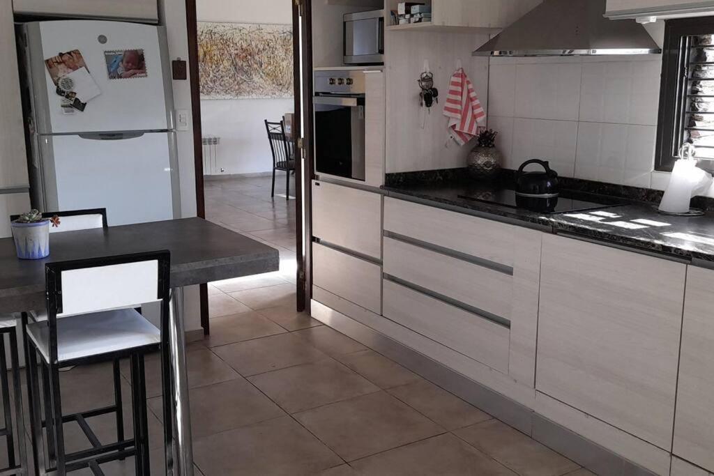 Casa Con Piscina En Maipu, Mendoza Holiday home *